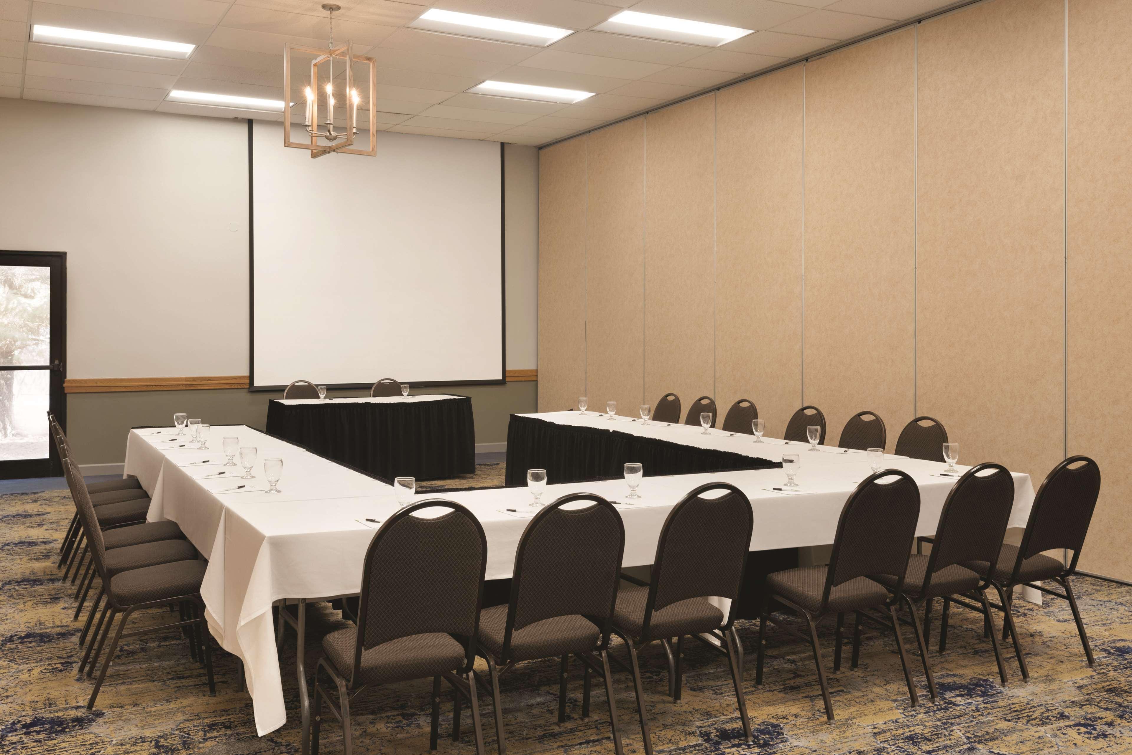 Radisson Hotel Ames Conference Center At Isu Zewnętrze zdjęcie